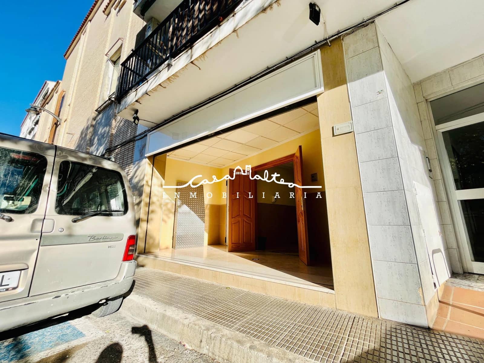 Commercial for sale in Altea - € 175,000 (Ref: 7992884)