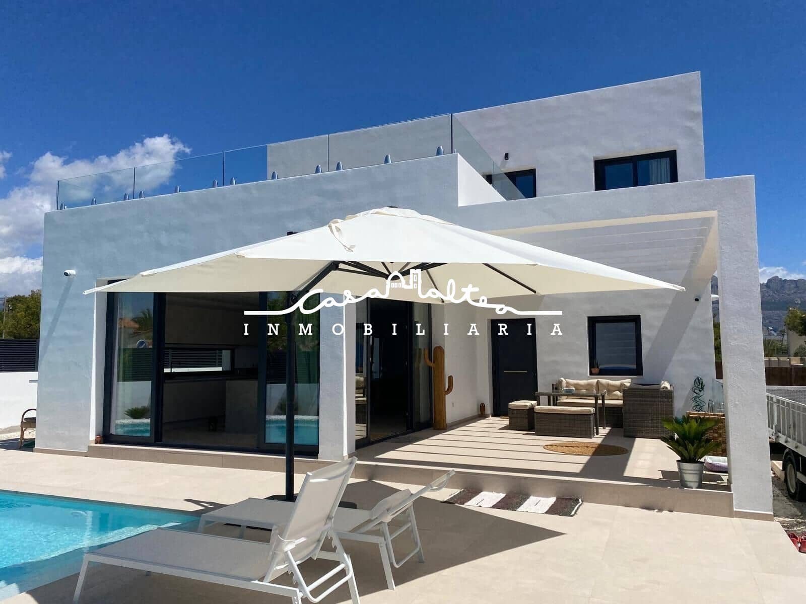 3 sovrum Villa till salu i La Nucia med pool - 1 175 000 € (Ref: 8020518)