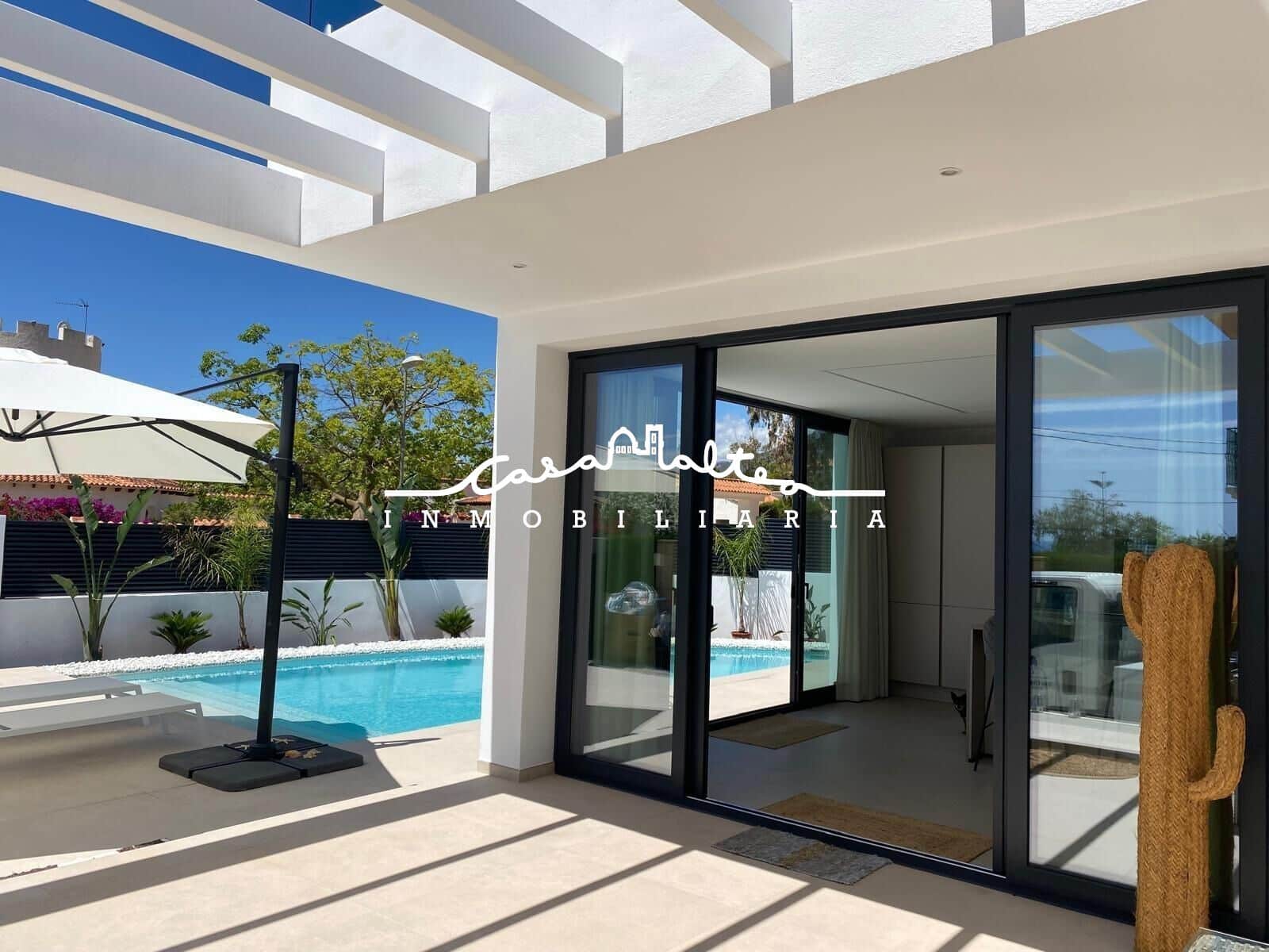 3 sovrum Villa till salu i La Nucia med pool - 1 175 000 € (Ref: 8020518)