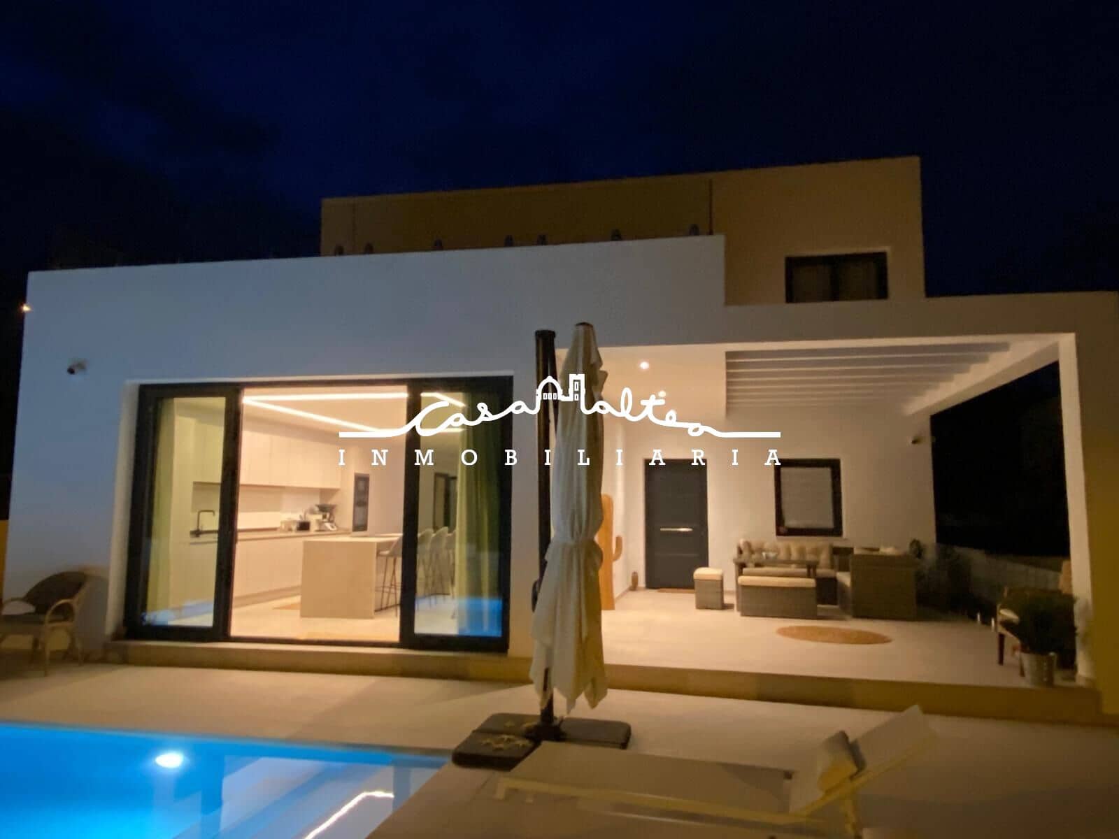 3 sovrum Villa till salu i La Nucia med pool - 1 175 000 € (Ref: 8020518)