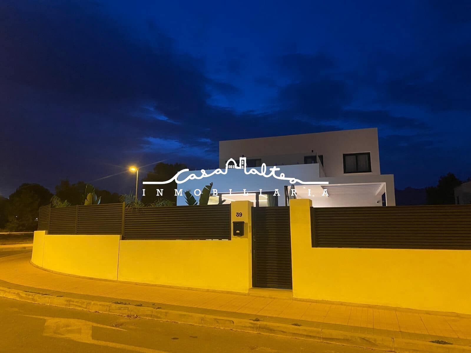 3 sovrum Villa till salu i La Nucia med pool - 1 175 000 € (Ref: 8020518)