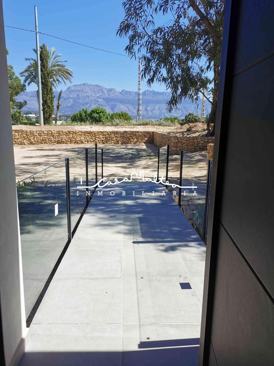 4 bedroom Villa for sale in Alfaz del Pi / L'Alfas del Pi with pool garage - € 875,000 (Ref: 8053579)