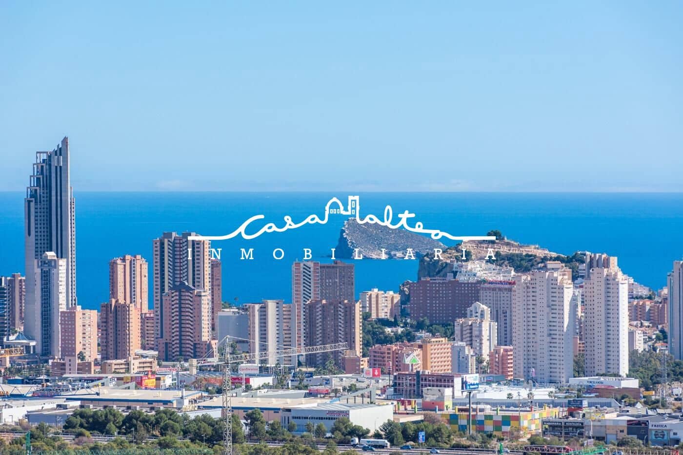 Chalet de 3 habitaciones en Finestrat en venta con piscina - 940.000 € (Ref: 8088787)