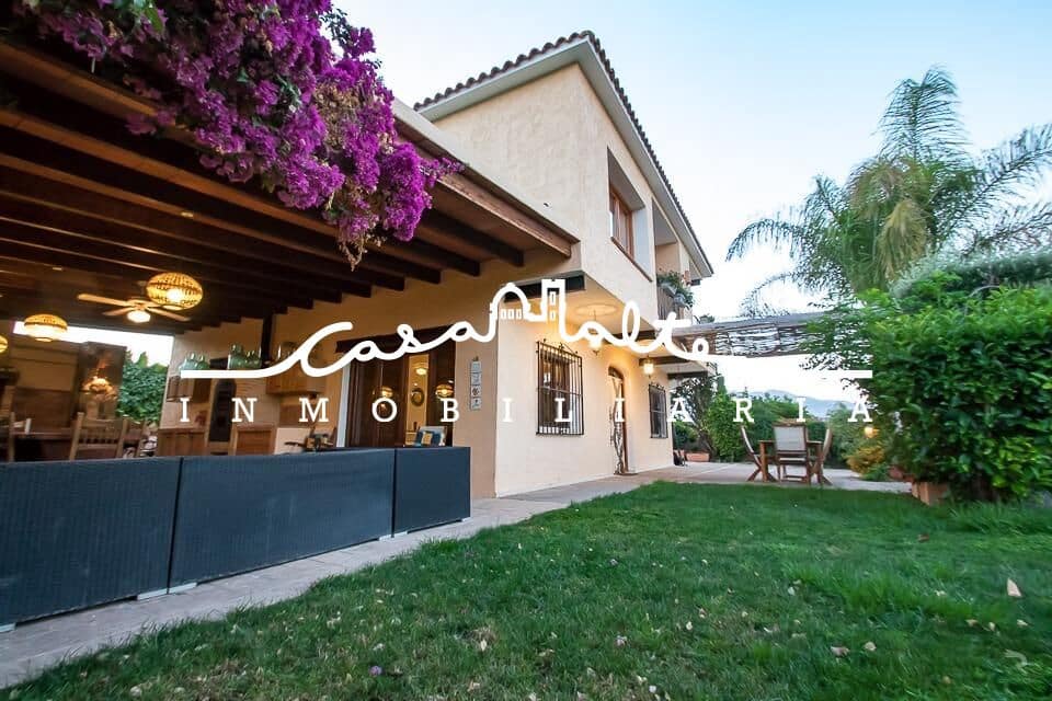 3 bedroom Villa for rent in Alfaz del Pi / L'Alfas del Pi with pool - € 2,500 (Ref: 8184033)