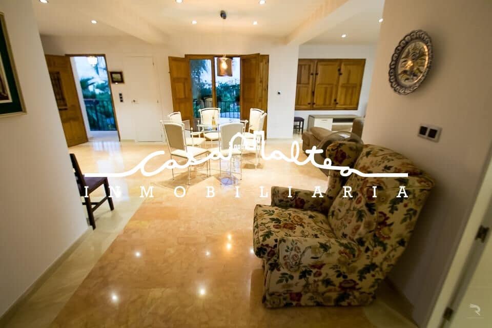 3 bedroom Villa for rent in Alfaz del Pi / L'Alfas del Pi with pool - € 2,500 (Ref: 8184033)