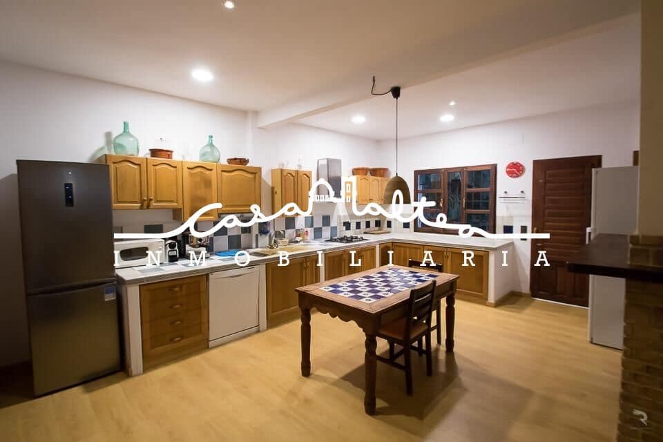 3 bedroom Villa for rent in Alfaz del Pi / L'Alfas del Pi with pool - € 2,500 (Ref: 8184033)