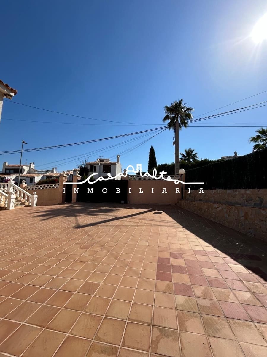 Chalet de 4 habitaciones en Albir en venta con piscina - 599.000 € (Ref: 8337941)
