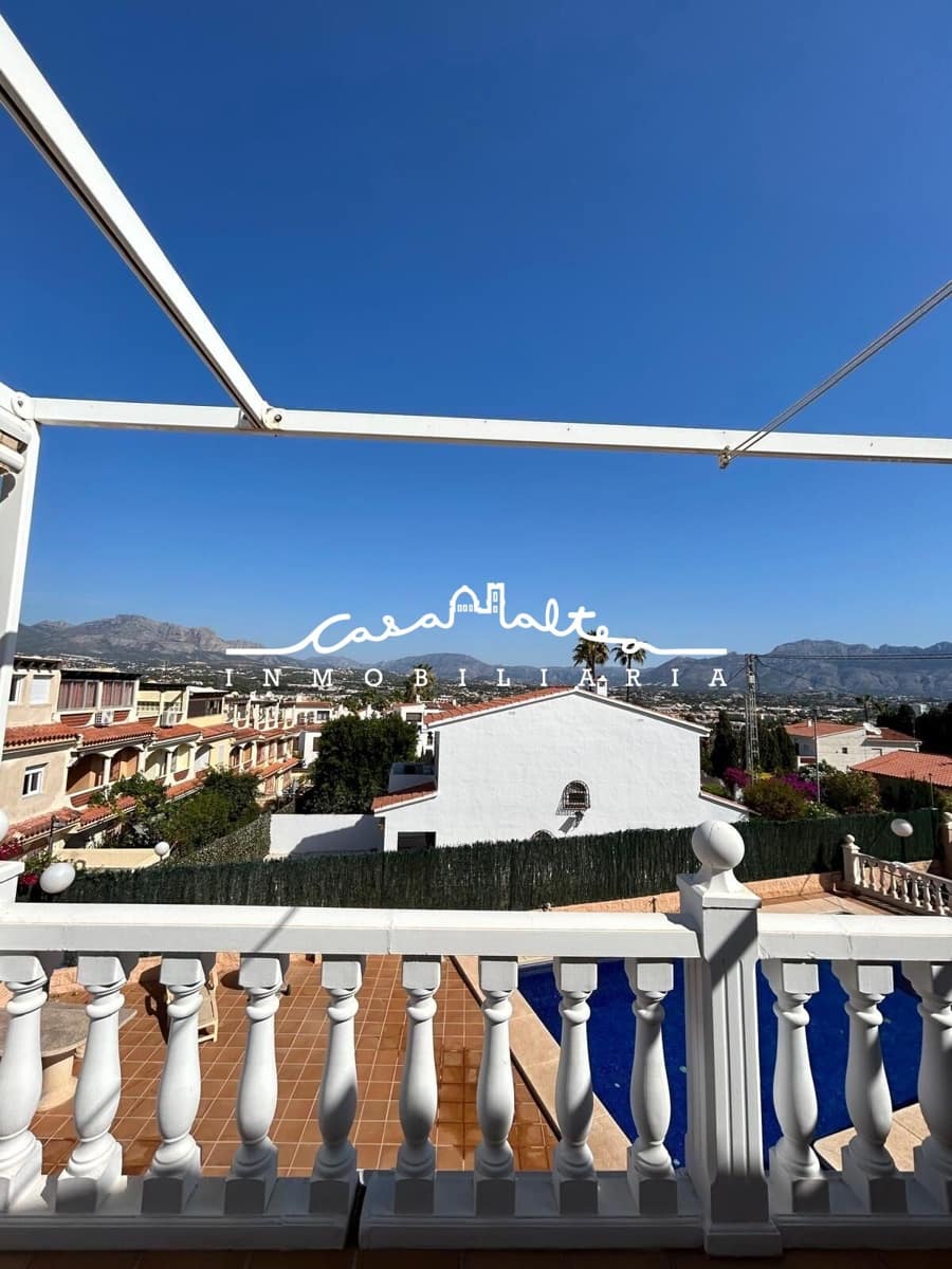 Chalet de 4 habitaciones en Albir en venta con piscina - 599.000 € (Ref: 8337941)