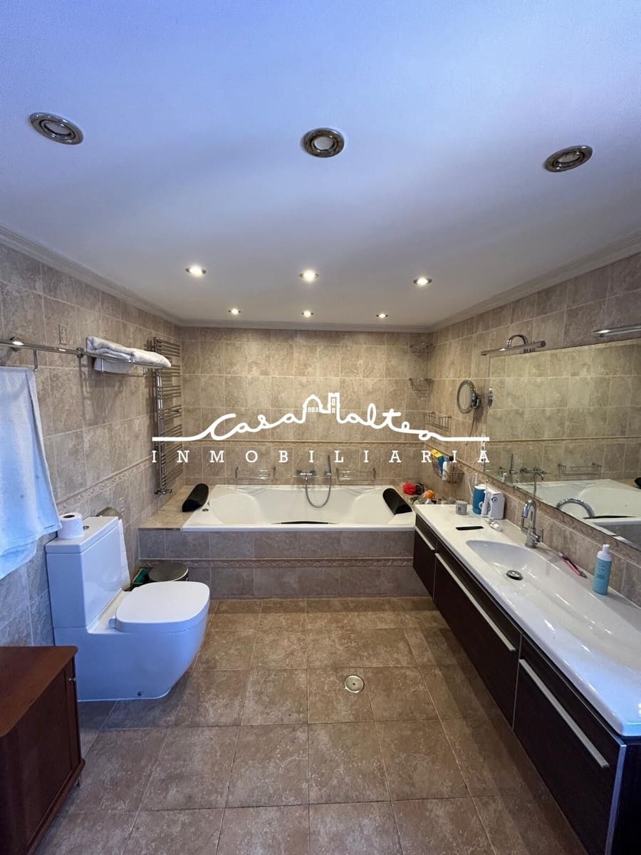 Chalet de 4 habitaciones en Albir en venta con piscina - 599.000 € (Ref: 8337941)