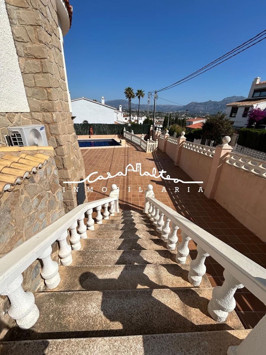 Chalet de 4 habitaciones en Albir en venta con piscina - 599.000 € (Ref: 8337941)