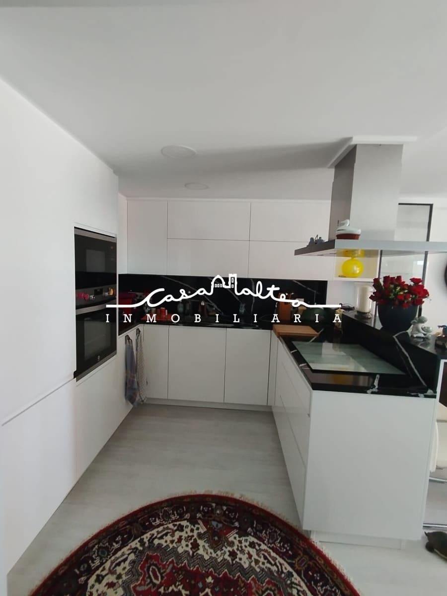 2 bedroom Flat for sale in Altea with garage - € 380,000 (Ref: 8405490)