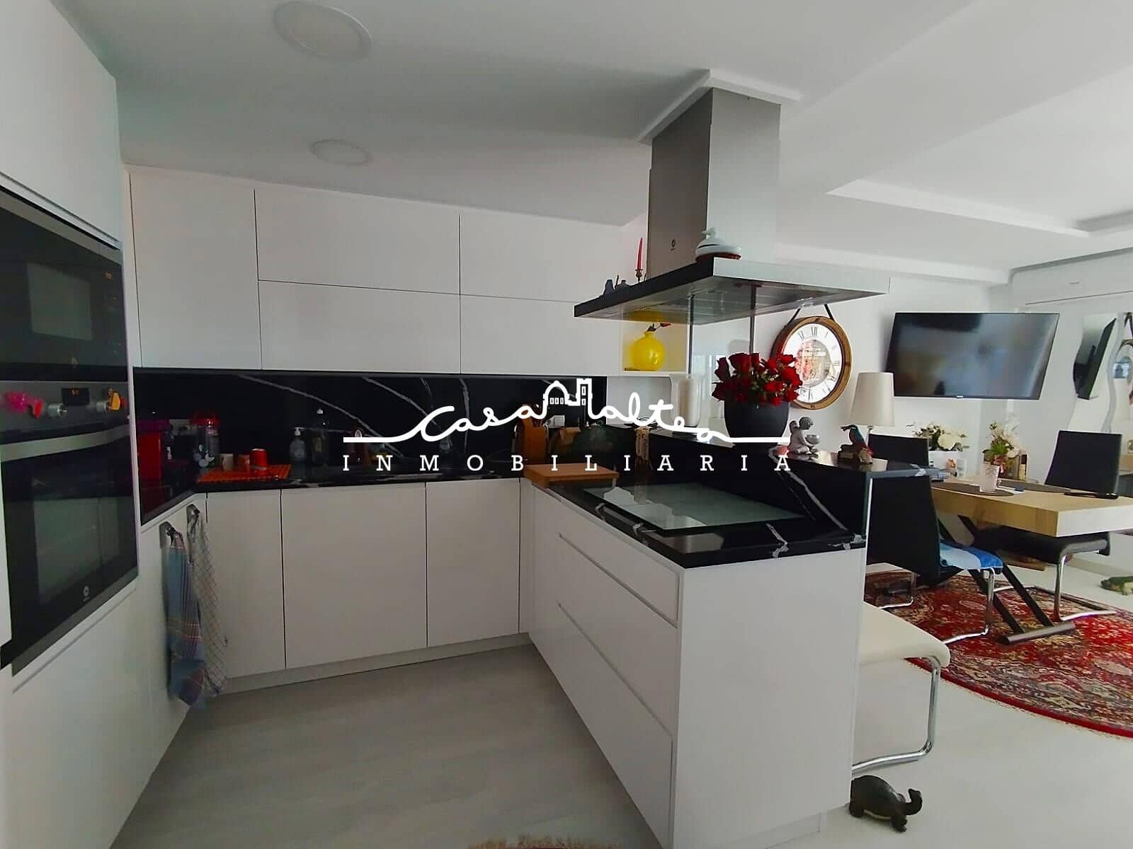 2 bedroom Flat for sale in Altea with garage - € 380,000 (Ref: 8405490)