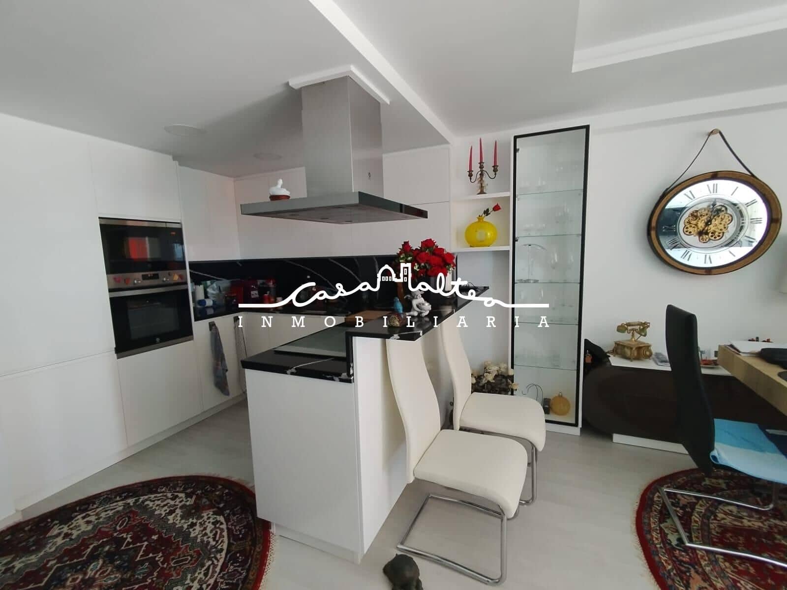 2 bedroom Flat for sale in Altea with garage - € 380,000 (Ref: 8405490)