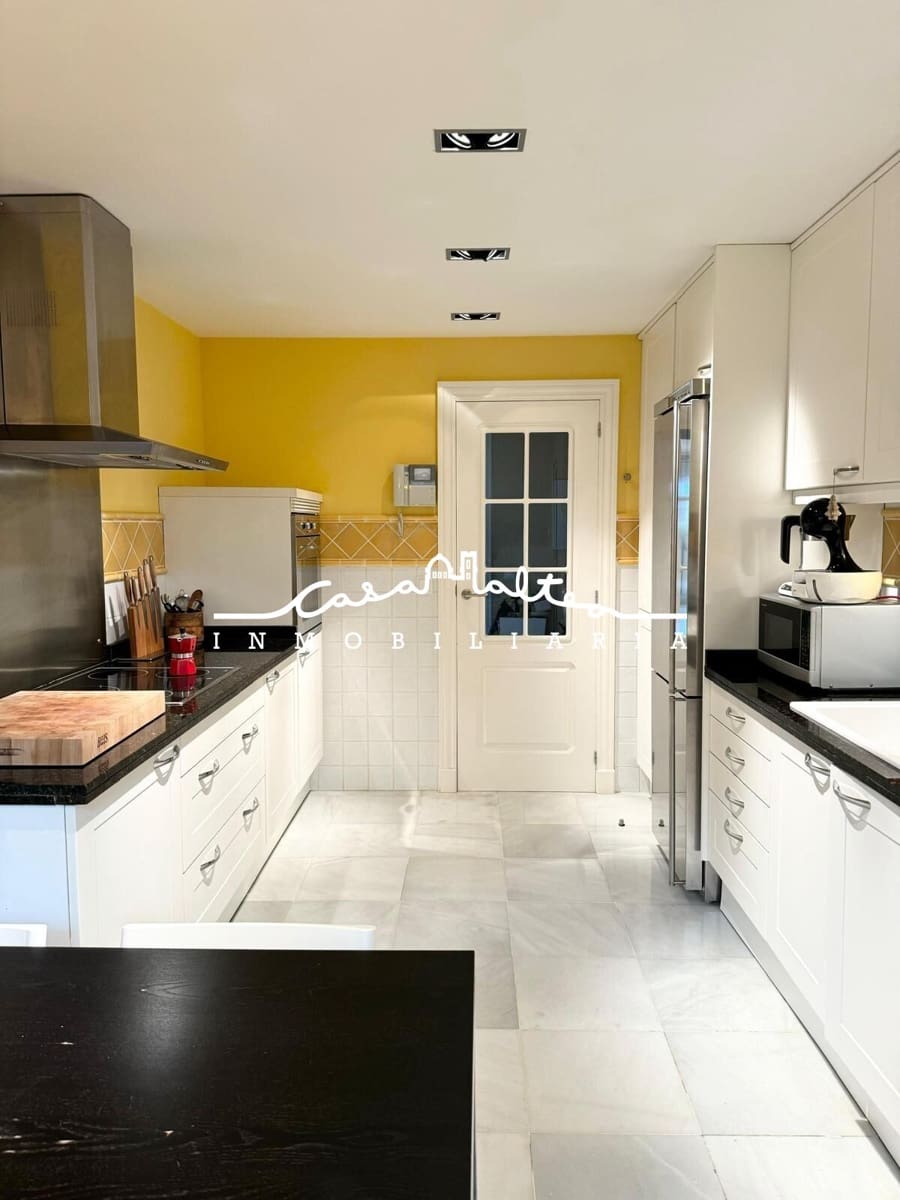 3 bedroom Flat for sale in Altea with pool garage - € 800,000 (Ref: 8508835)