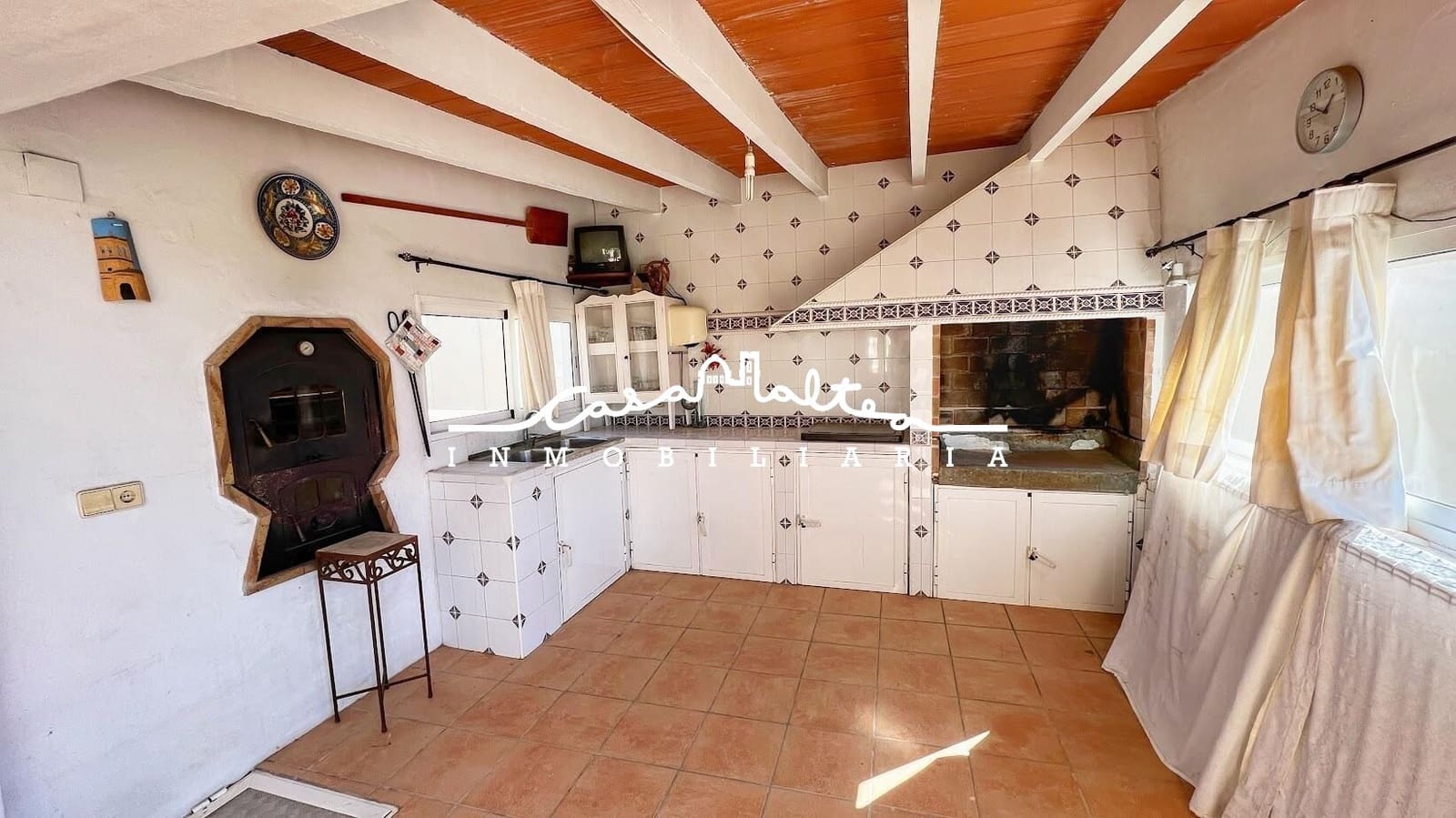 6 bedroom Villa for sale in La Nucia with pool - € 730,000 (Ref: 8534032)