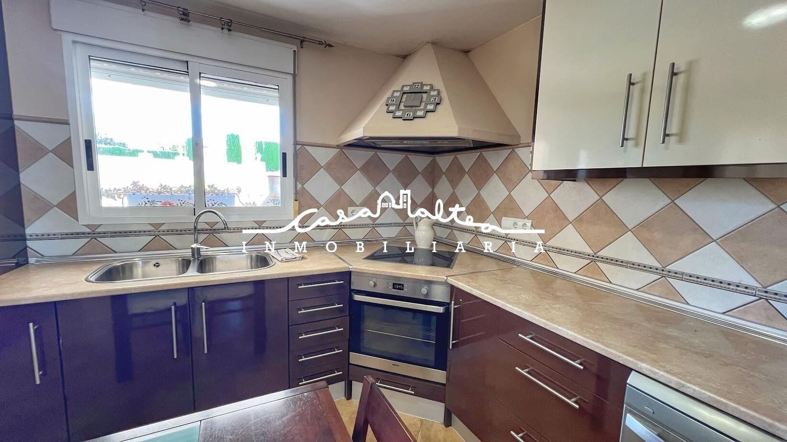 6 bedroom Villa for sale in La Nucia with pool - € 730,000 (Ref: 8534032)