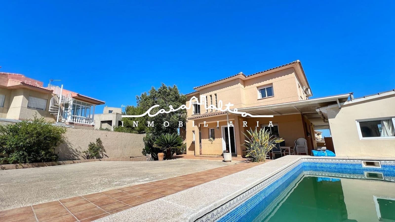6 bedroom Villa for sale in La Nucia with pool - € 730,000 (Ref: 8534032)