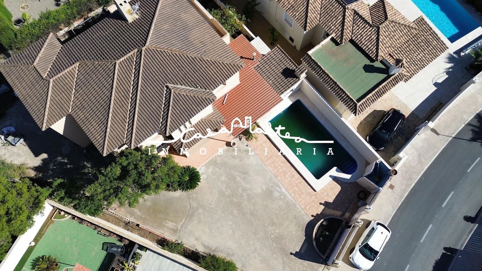 6 bedroom Villa for sale in La Nucia with pool - € 730,000 (Ref: 8534032)