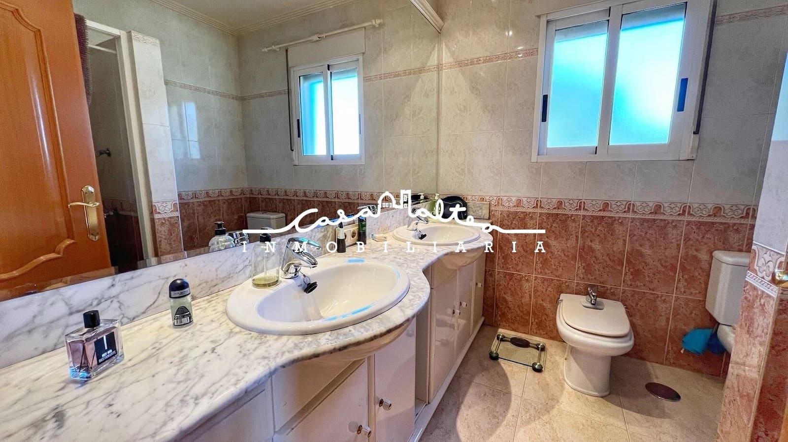 6 bedroom Villa for sale in La Nucia with pool - € 730,000 (Ref: 8534032)