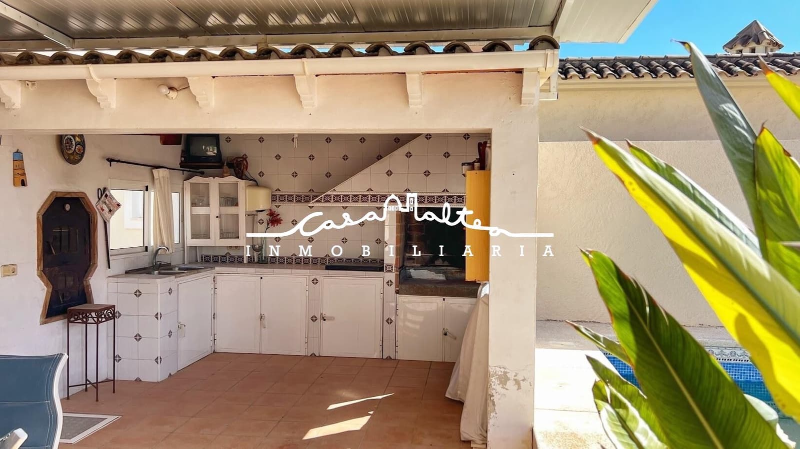 6 bedroom Villa for sale in La Nucia with pool - € 730,000 (Ref: 8534032)