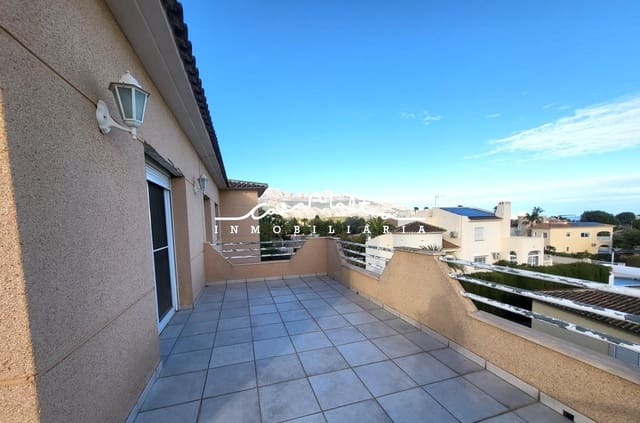 6 soveværelse Villa til salg i La Nucia med swimmingpool - € 730.000 (Ref: 8534032)