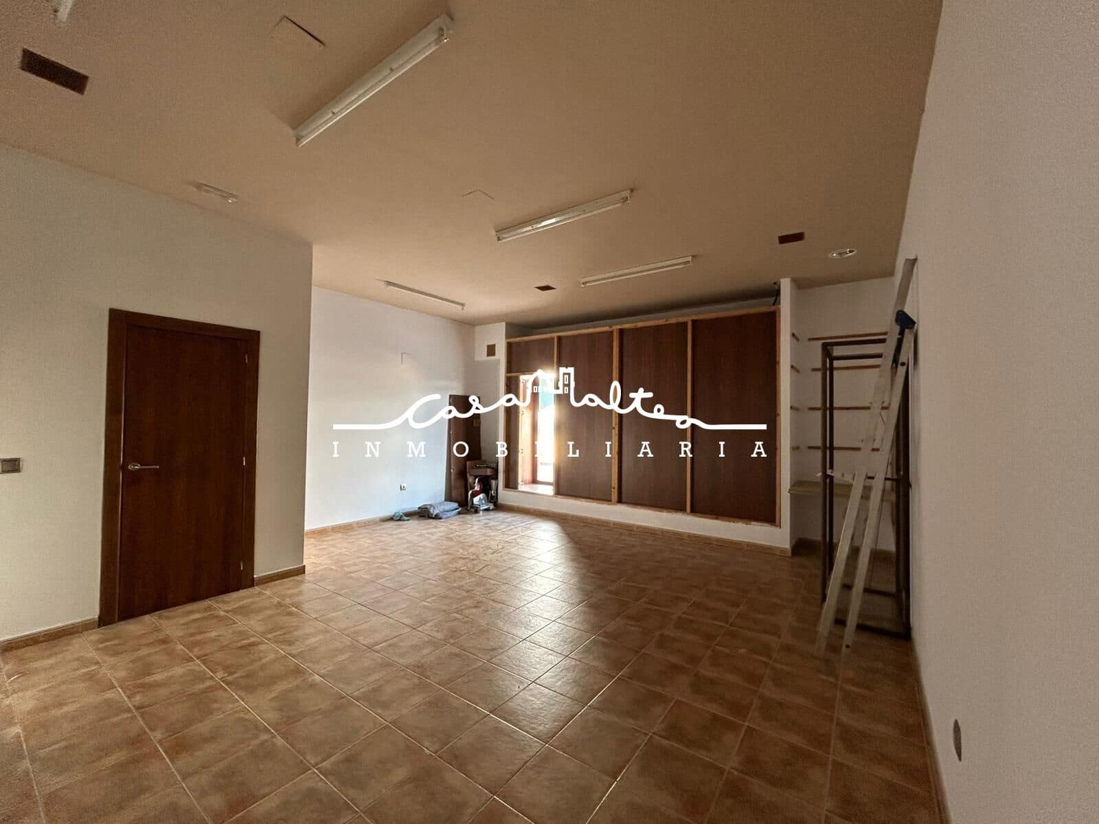 Commercial for sale in Altea - € 420,000 (Ref: 8599555)