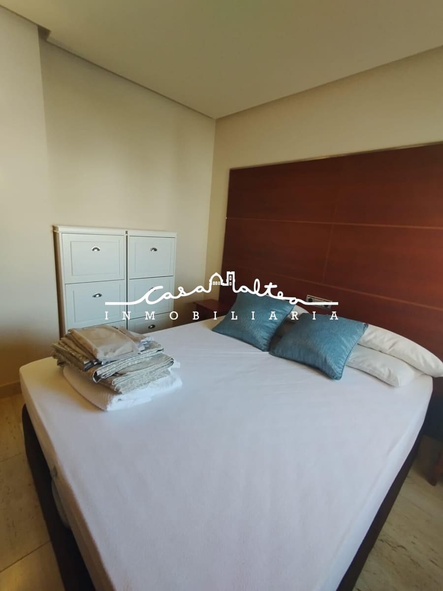 2 bedroom Penthouse for rent in Altea with pool garage - € 1,500 (Ref: 8615429)