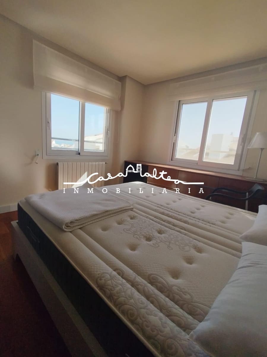 2 bedroom Penthouse for rent in Altea with pool garage - € 1,500 (Ref: 8615429)