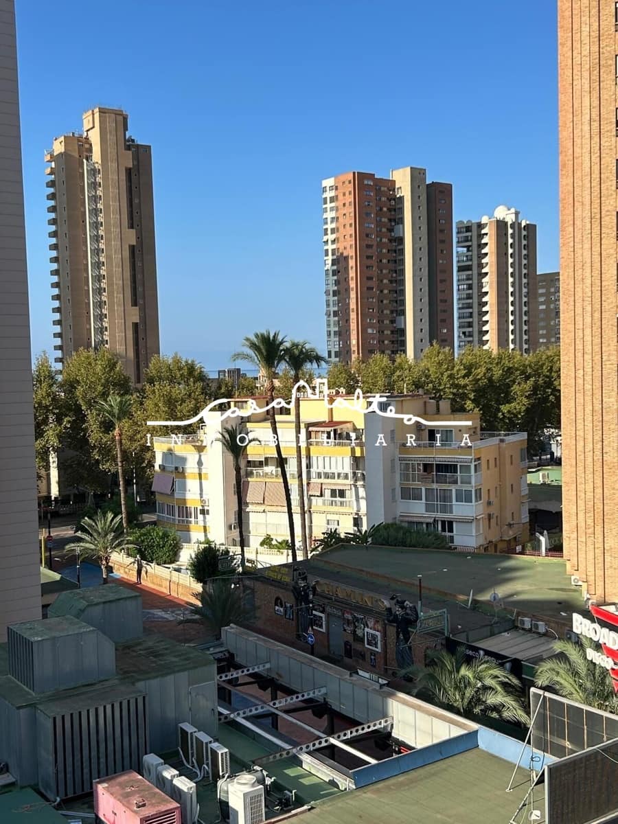 2 bedroom Apartment for sale in Benidorm - € 263,000 (Ref: 8641174)