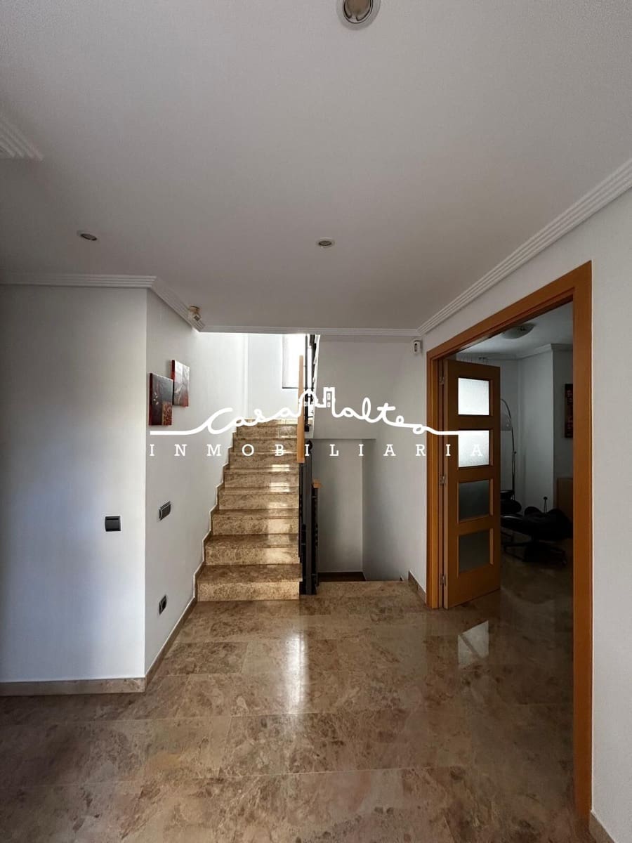 4 chambre Villa/Maison à vendre à Benidorm avec piscine - 800 000 € (Ref: 8652789)