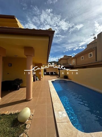 4 sovrum Villa till salu i Benidorm med pool - 800 000 € (Ref: 8652789)