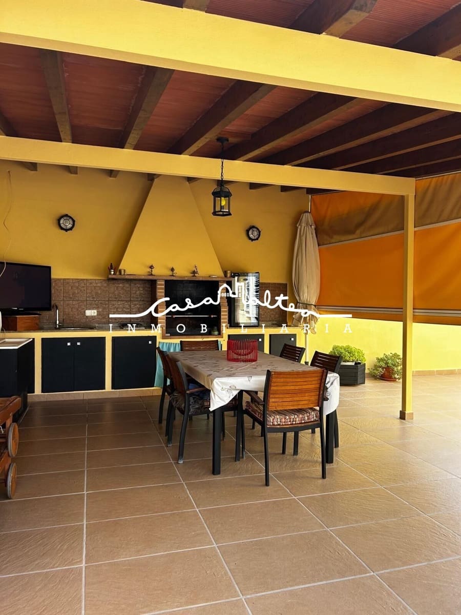 4 soveværelse Villa til salg i Benidorm med swimmingpool - € 800.000 (Ref: 8652789)