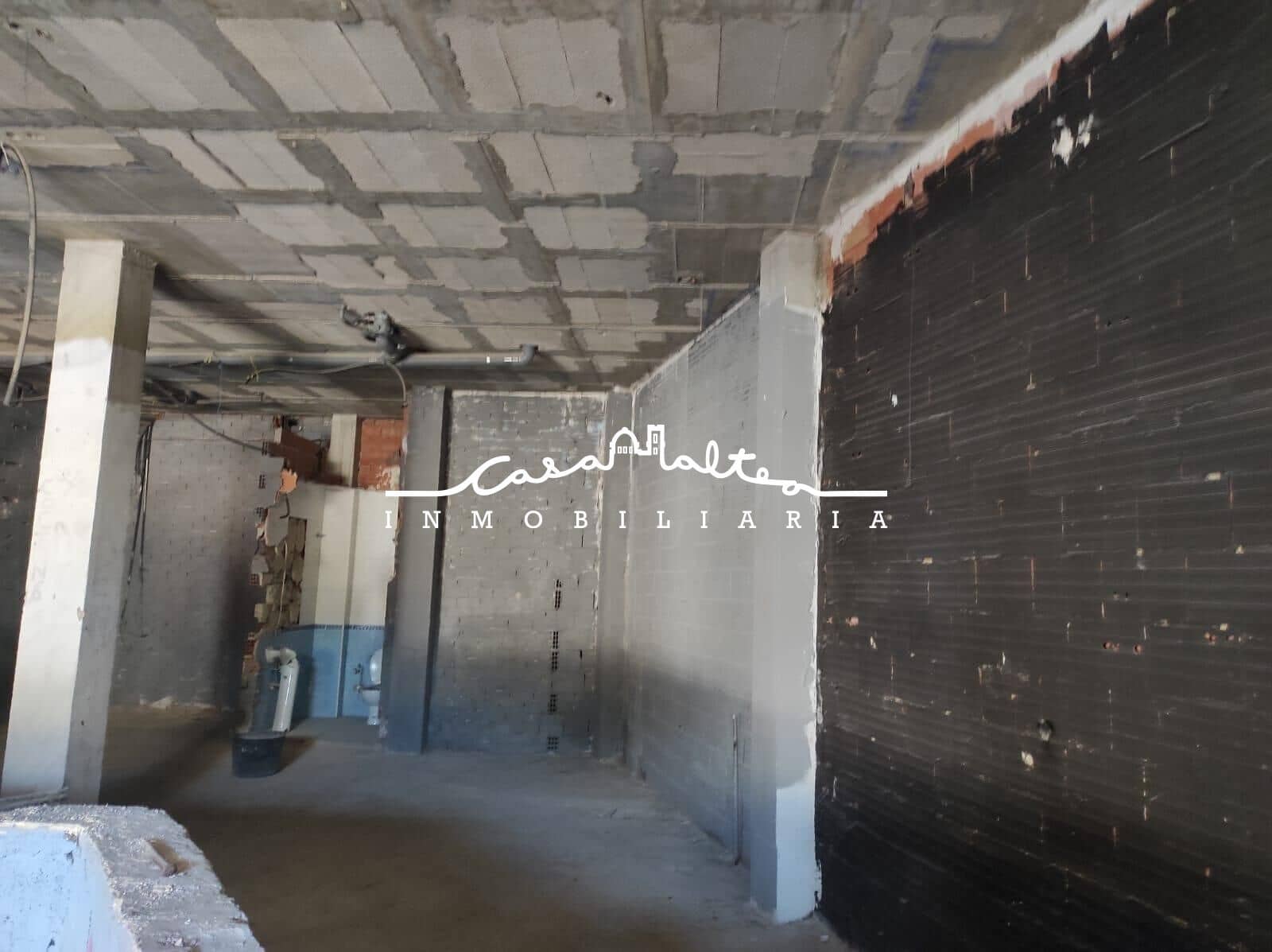 Commercial for sale in Alfaz del Pi / L'Alfas del Pi - € 186,000 (Ref: 8663165)