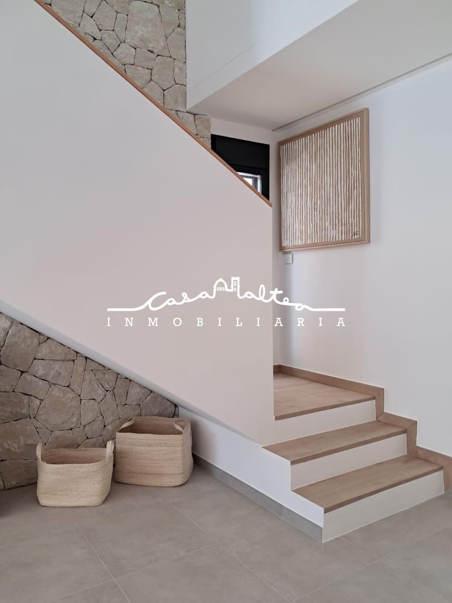 4 bedroom Villa for sale in Albir with pool - € 875,000 (Ref: 8679858)