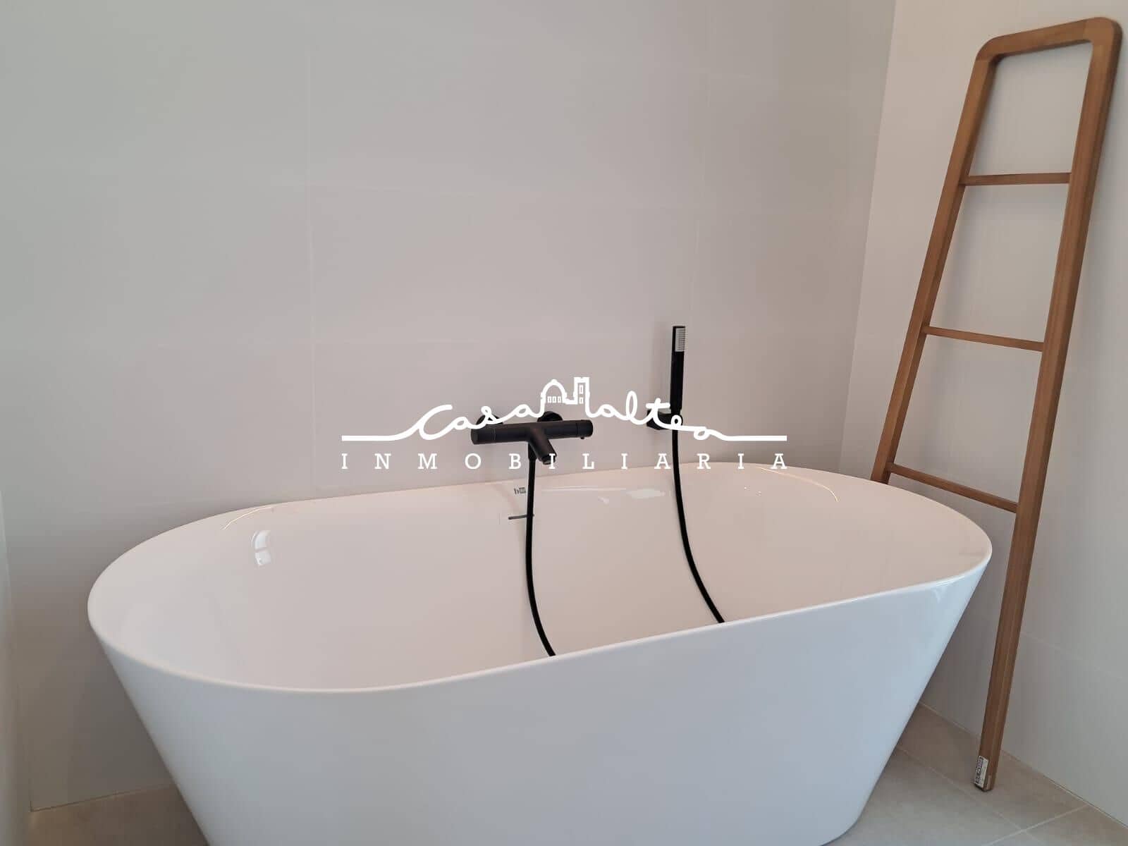 4 bedroom Villa for sale in Albir with pool - € 875,000 (Ref: 8679858)