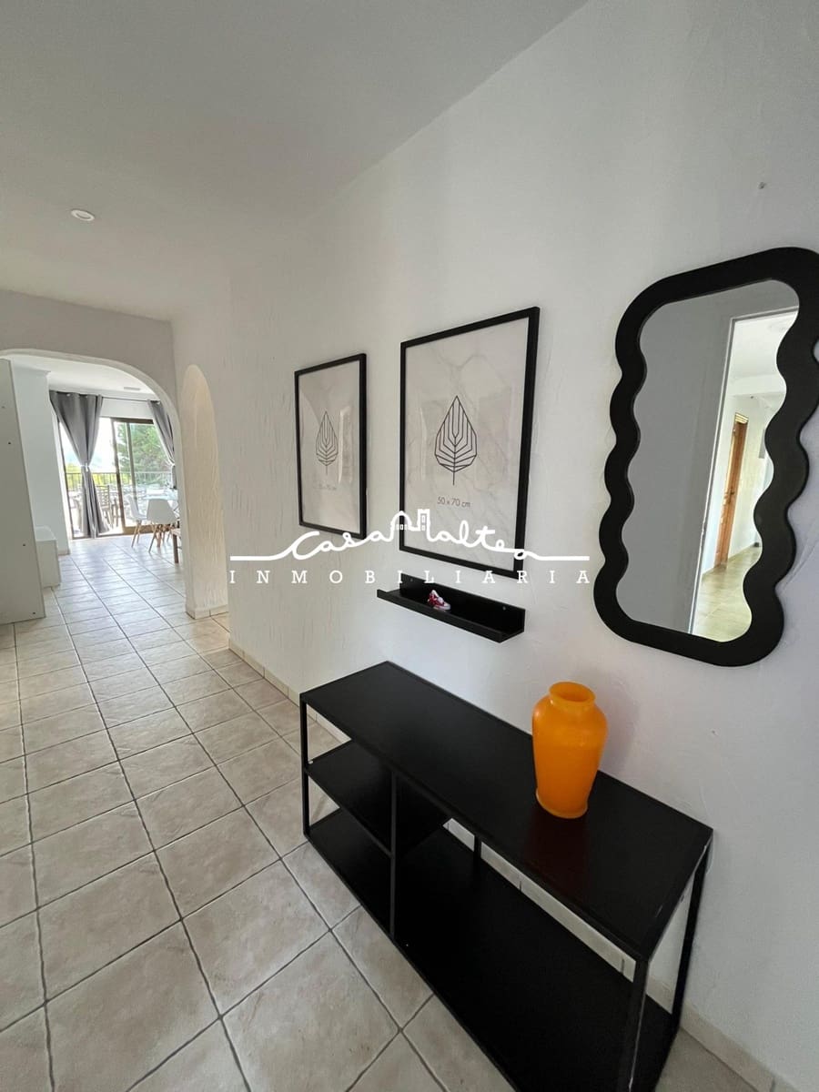 5 bedroom Villa for sale in La Nucia with pool - € 1,300,000 (Ref: 8687798)