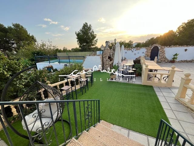 Chalet de 5 habitaciones en La Nucia en venta con piscina - 1.300.000 € (Ref: 8687798)