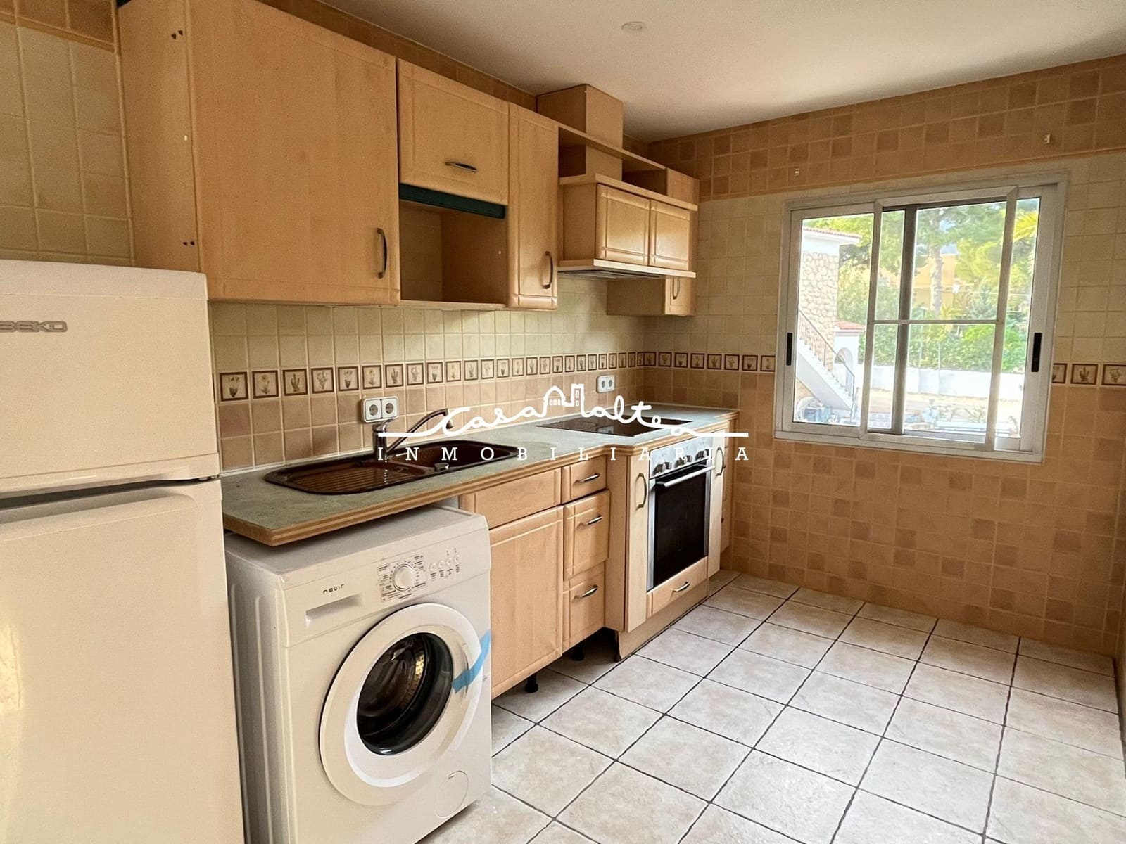 5 bedroom Villa for sale in La Nucia with pool - € 1,300,000 (Ref: 8687798)