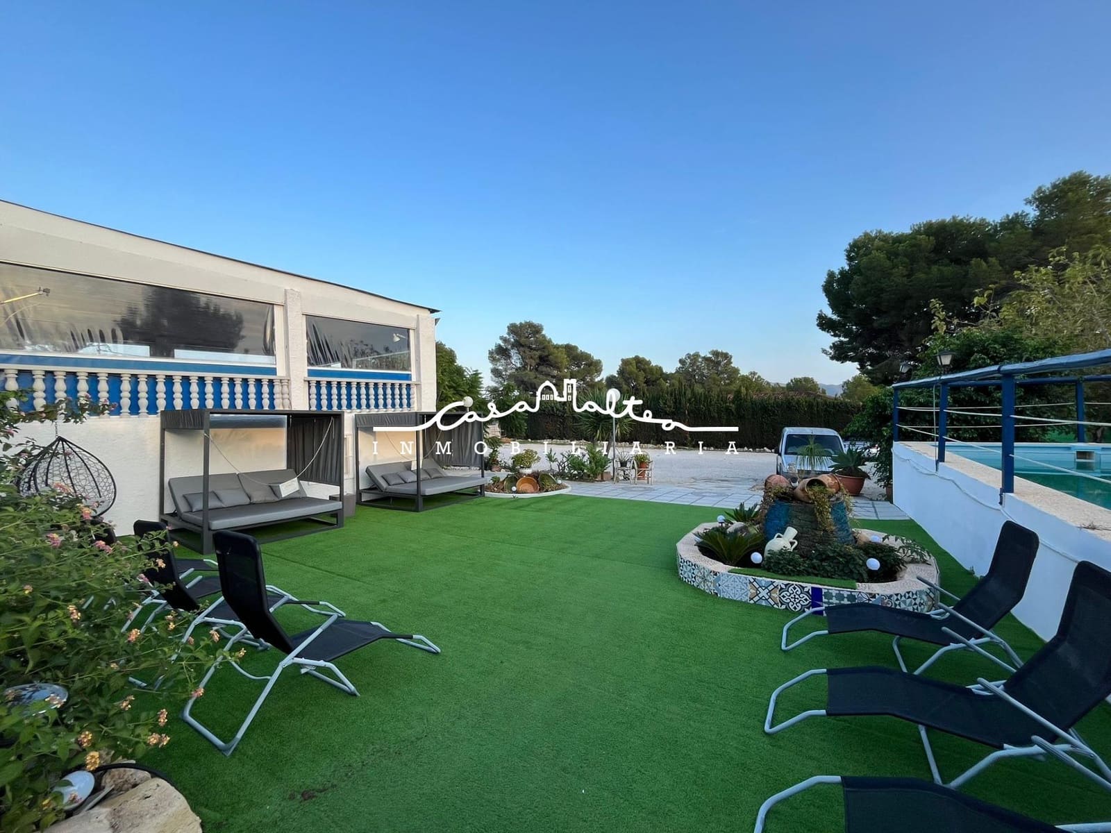 5 bedroom Villa for sale in La Nucia with pool - € 1,300,000 (Ref: 8687798)