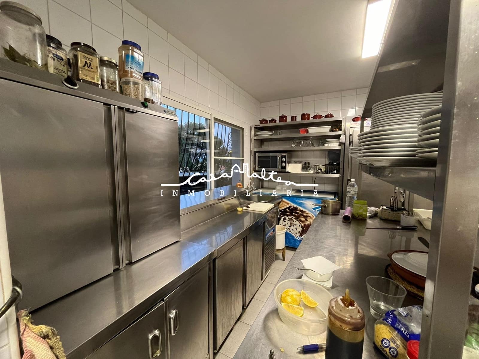 5 bedroom Villa for sale in La Nucia with pool - € 1,300,000 (Ref: 8687798)