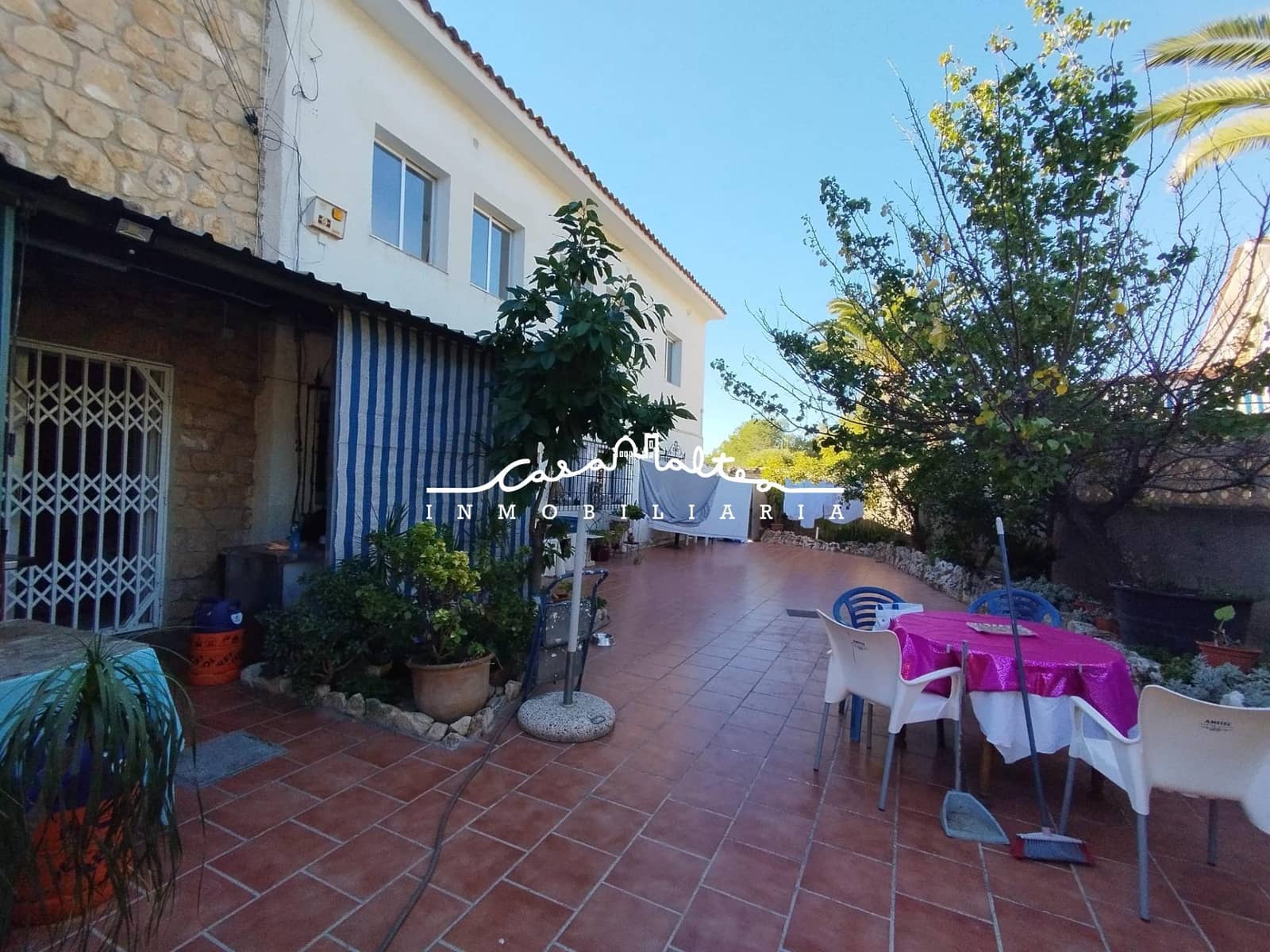 5 bedroom Villa for sale in La Nucia with pool - € 1,300,000 (Ref: 8687798)