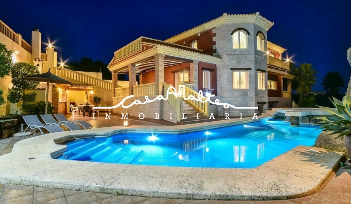 4 soverom Villa til salgs i Calpe / Calp med svømmebasseng garasje - € 1 350 000 (Ref: 8698364)