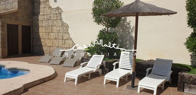 Chalet de 4 habitaciones en Gargasindi, Calpe / Calp en venta con piscina garaje - 1.350.000 € (Ref: 8698364)