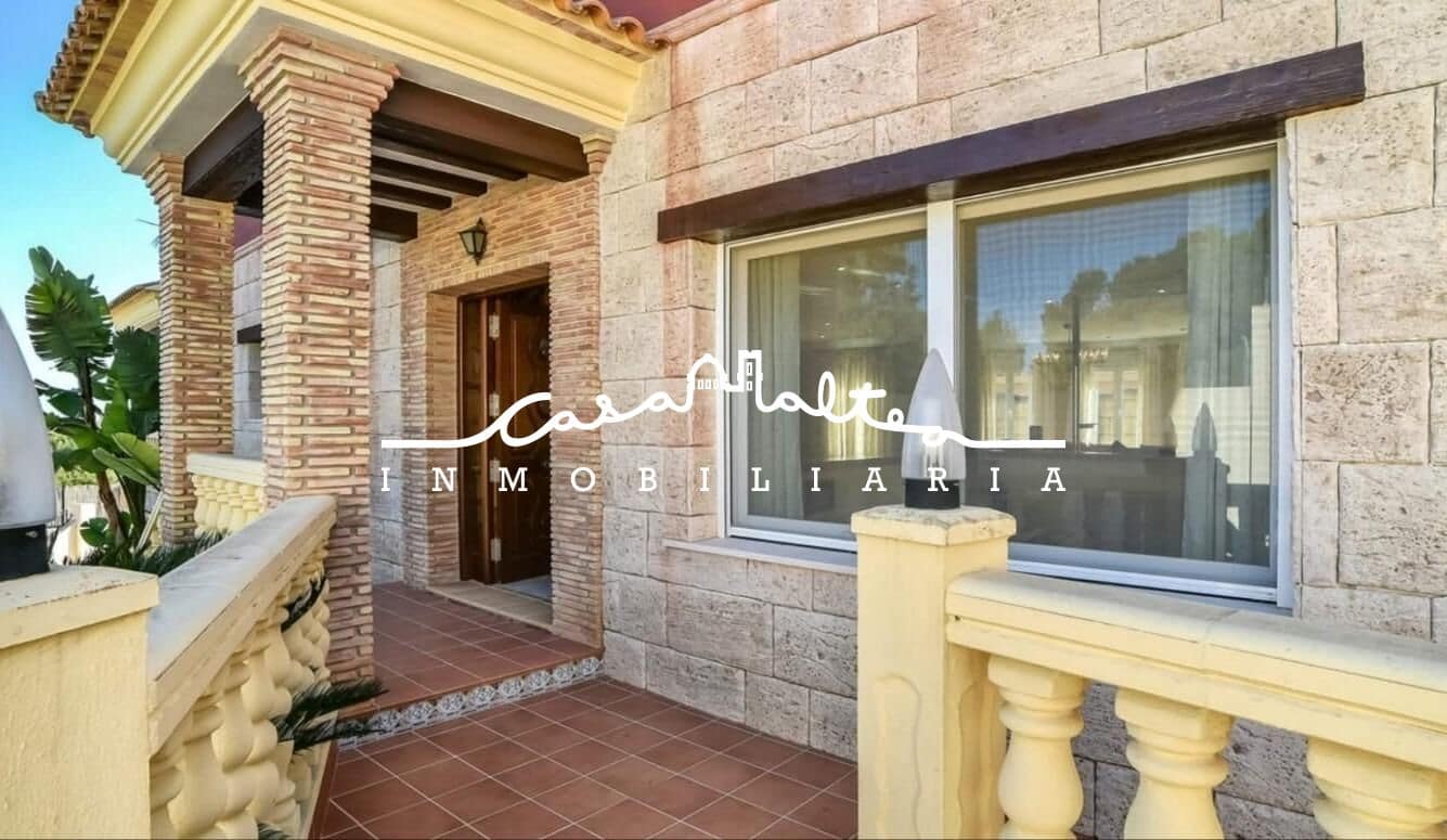 4 soverom Villa til salgs i Calpe / Calp med svømmebasseng garasje - € 1 350 000 (Ref: 8698364)