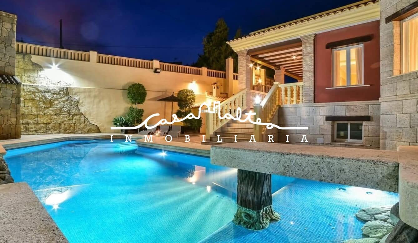 4 soverom Villa til salgs i Calpe / Calp med svømmebasseng garasje - € 1 350 000 (Ref: 8698364)