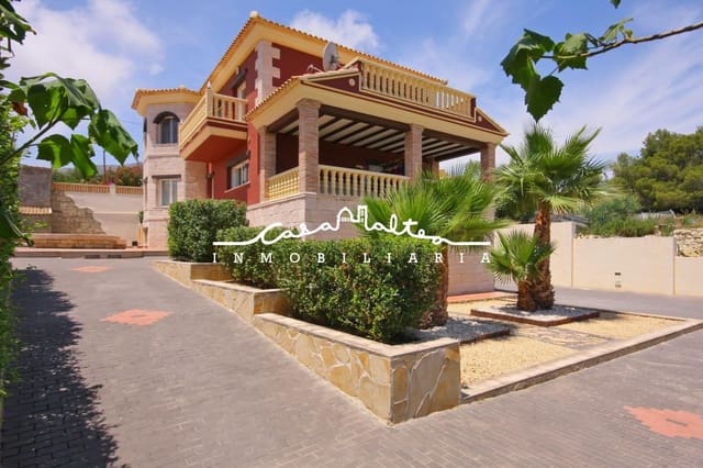 Chalet de 4 habitaciones en Gargasindi, Calpe / Calp en venta con piscina garaje - 1.350.000 € (Ref: 8698364)