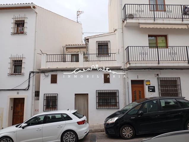 4 bedroom Townhouse for sale in Altea - € 240,000 (Ref: 8737970)