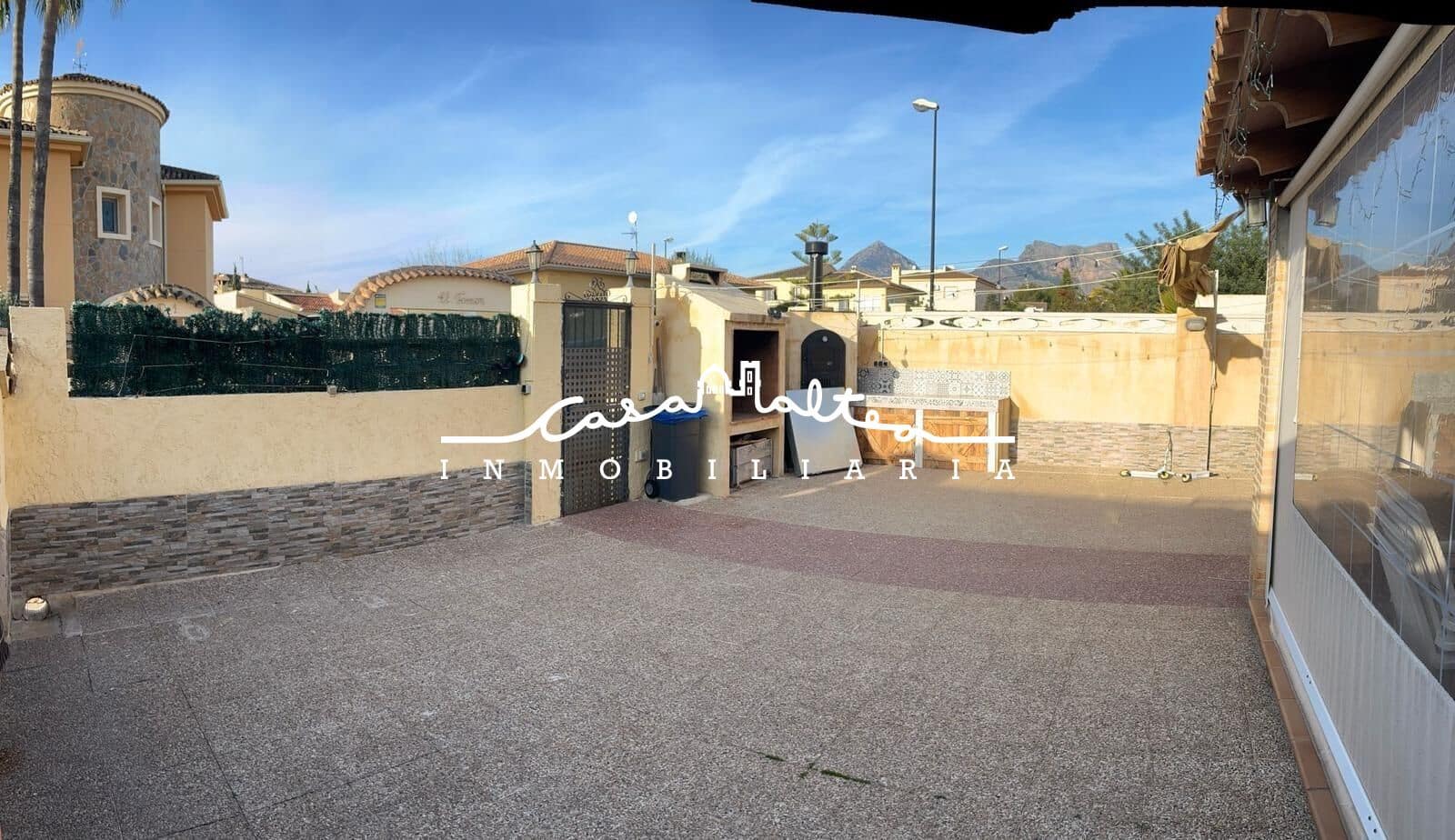 3 quarto Bungalow para venda em La Nucia com piscina - 315 000 € (Ref: 8813045)