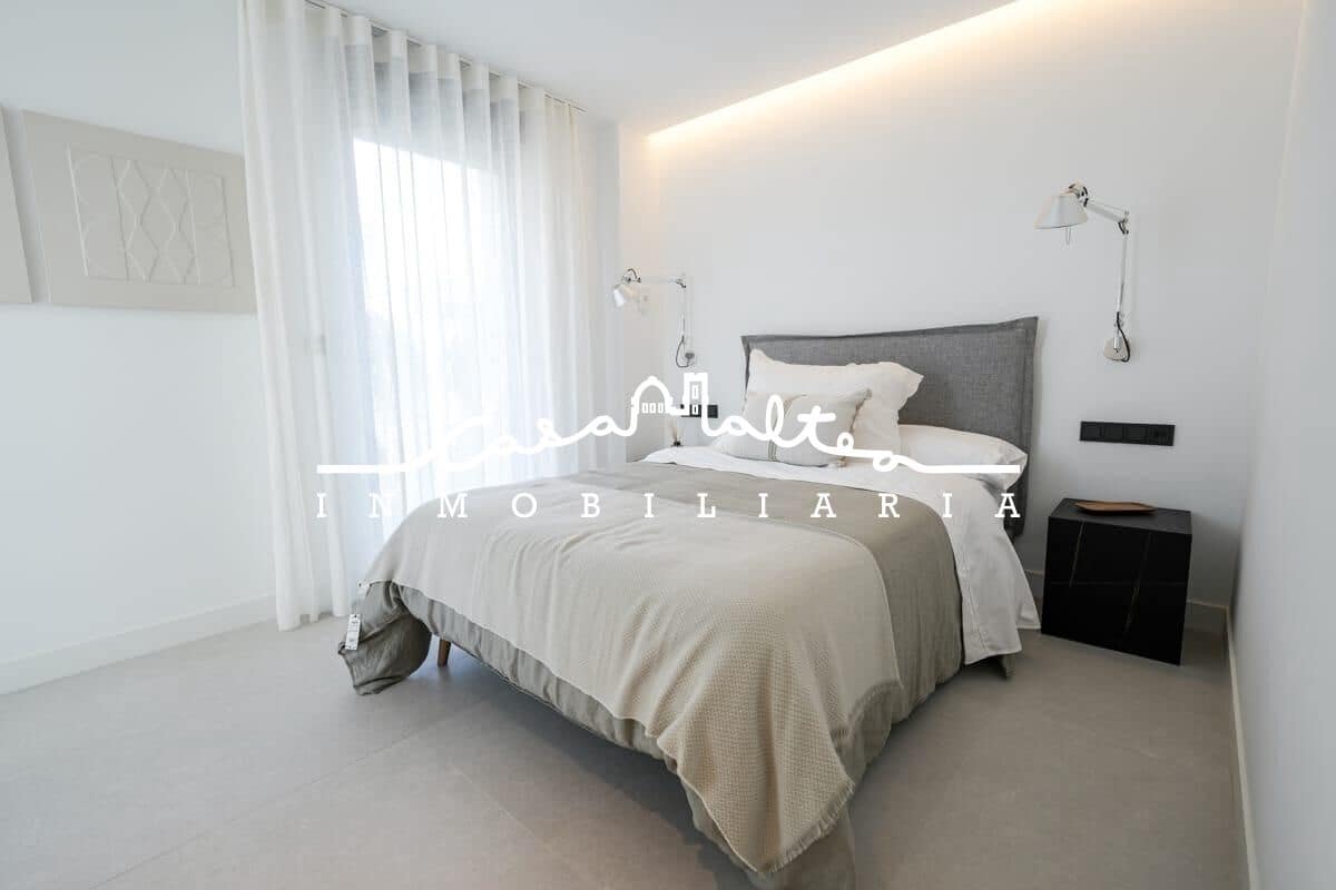 3 makuuhuone Huvila myytävänä paikassa Polop mukana uima-altaan 
autotalli - 810 000 € (Ref: 8869932)