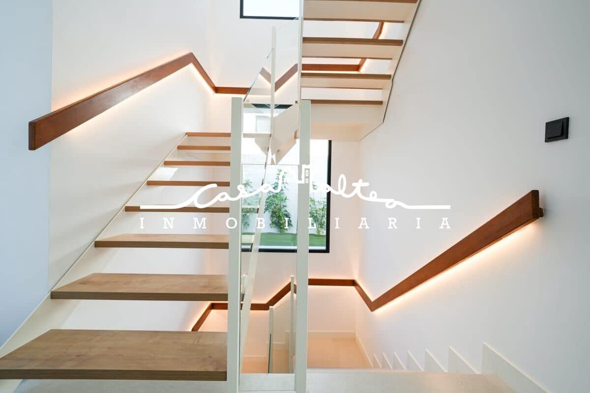 3 makuuhuone Huvila myytävänä paikassa Polop mukana uima-altaan 
autotalli - 810 000 € (Ref: 8869932)